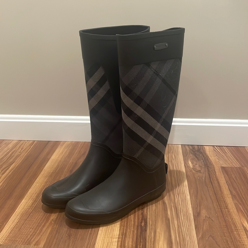 Black and grey Burberry rain boots size 8